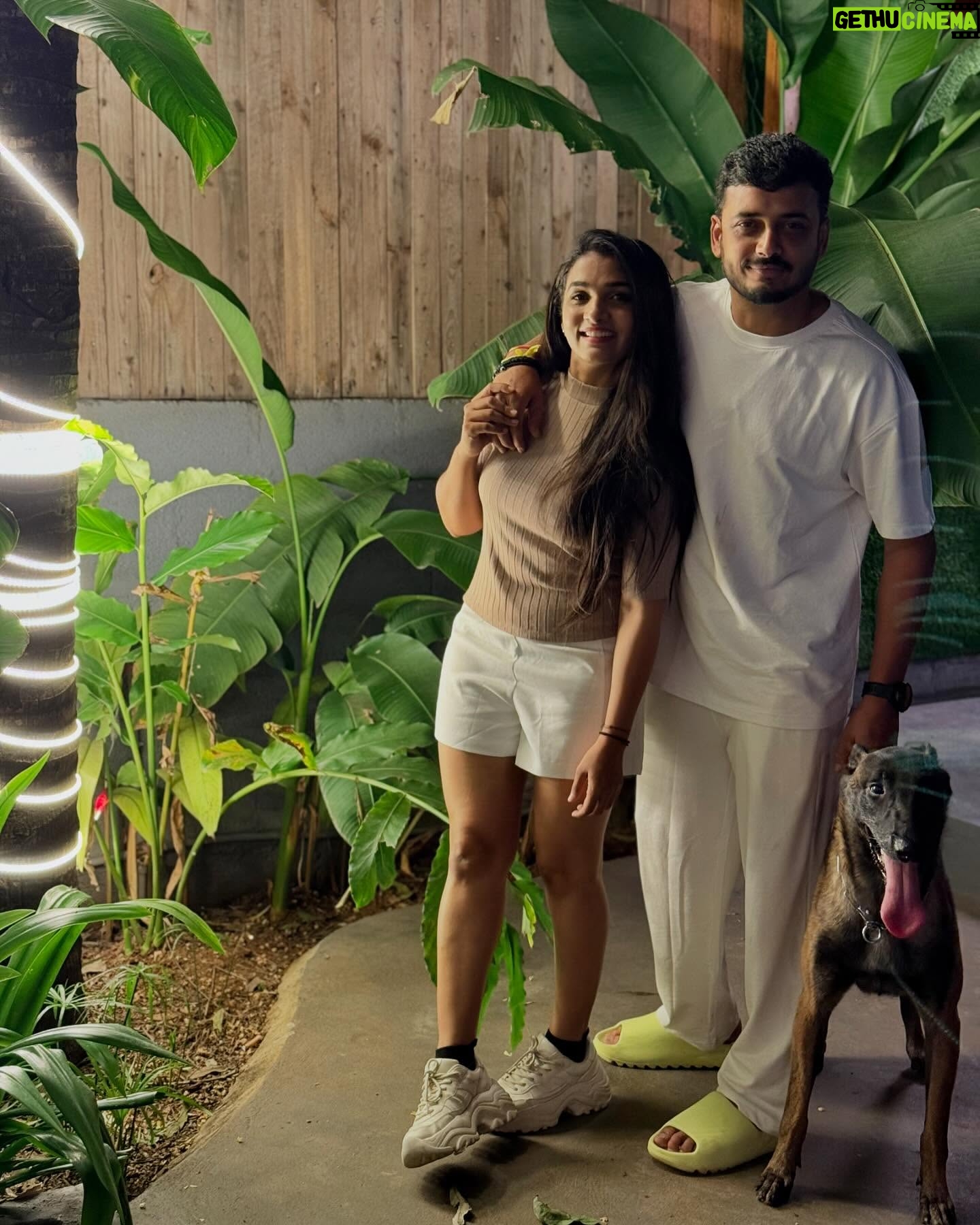 Divya Uruduga - 271.4K Likes - Happy Happy Birthday Kp sir!!❤️🥳🎈 may you continue to spread your contagious laugh everywhere you go!❤️ @aravind_kp 😎
#aravindkp #divyauruduga #kp69 #arviyans