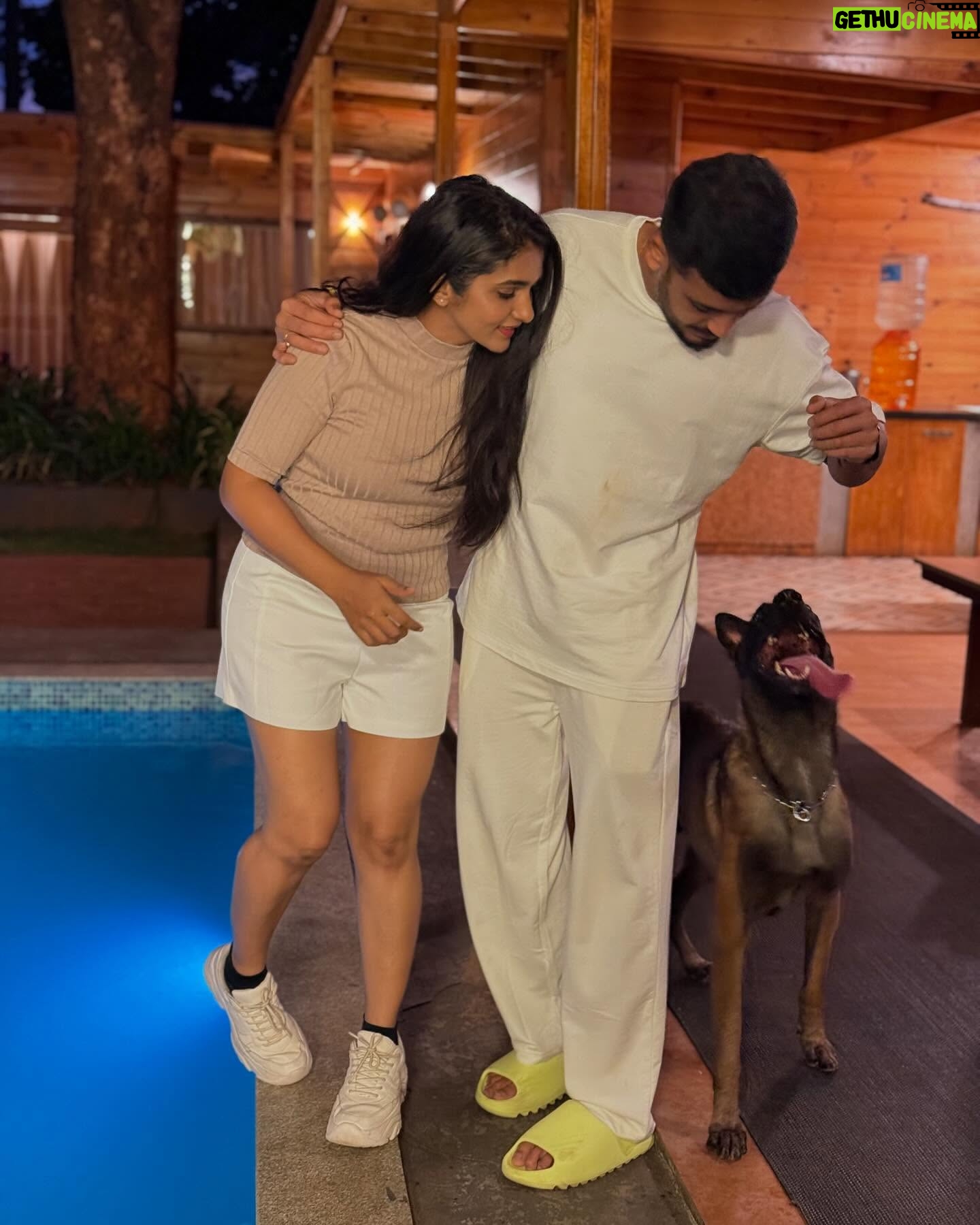 Divya Uruduga - 271.4K Likes - Happy Happy Birthday Kp sir!!❤️🥳🎈 may you continue to spread your contagious laugh everywhere you go!❤️ @aravind_kp 😎
#aravindkp #divyauruduga #kp69 #arviyans