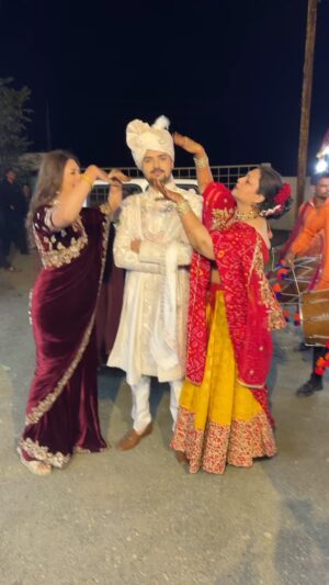 Divyanka Tripathi Instagram - Bhai ki baraat pe diwaane hum! 😄🫣

#IshAishKiShaadi #IshiKeAish
