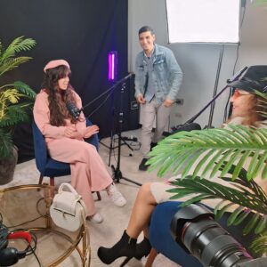 Dolly Shaheen Instagram - زي القمر حبيبة قلبي ... فخورة فيكي كتير.... اوي بودكاست اعمله مع بنتي الاحلى من القمر... يقبرني قلبك وجمالك وثقافتك وادبك وطيبتك وكل شي فيكي.... بحبك مووووووووووت
 to the moon and back I love u bb @_nrxshyn