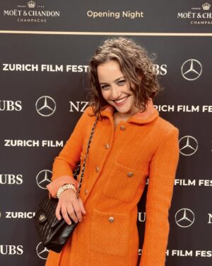 Dominique Devenport Instagram - thank you @zurichfilmfestival for the invitation to the opening night - happy 20th anniversary🎉🎉🎉

congratulations #judelaw to your Golden Eye award!

thank you @chanelofficial for the amazing outfit ♡ 

#zurichfilmfestival #chanel