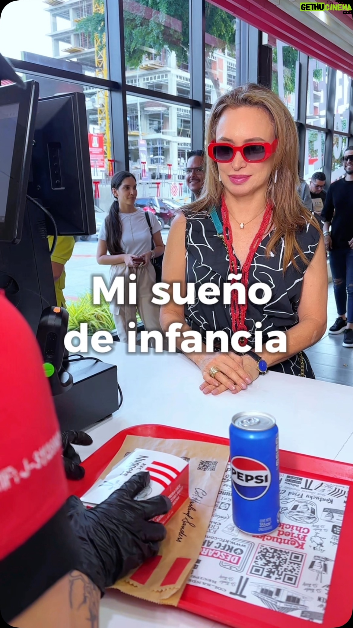 Dora Mazzone - 65.3K Likes - ¿Quién más pensó de alguna manera que comprar lo que quisieras era así de fácil?
🤣🤣
¿Qué creían ustedes? Los leo mientras disfruto mi combo de KFC 😁
@kfcvzla
Siempre Original
#cadalococonsutema 🍃