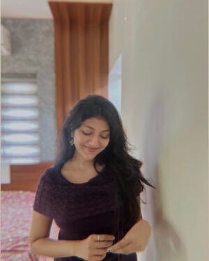 Drishya Raghunath Instagram - Lowkey lounging, highkey living my best life 🪞🪷

#purple #aesthetic #drishya #drishyaraghunath #casual #selfportrait