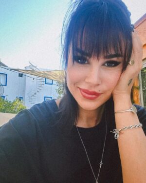 Duygu Şen Instagram - Anlayamadığım kadarıyla siz haklısınız ..