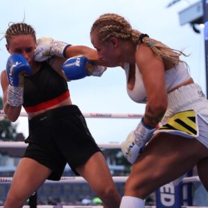 Ebanie Bridges Instagram - Can’t wait to be up to no good in the ring again💪 #BlondeBomber #boxing