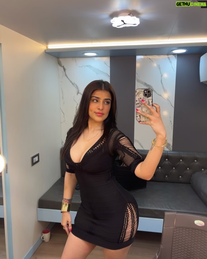 Edin Rose - 184.7K Likes - Something fun coming up 🎥🤩
