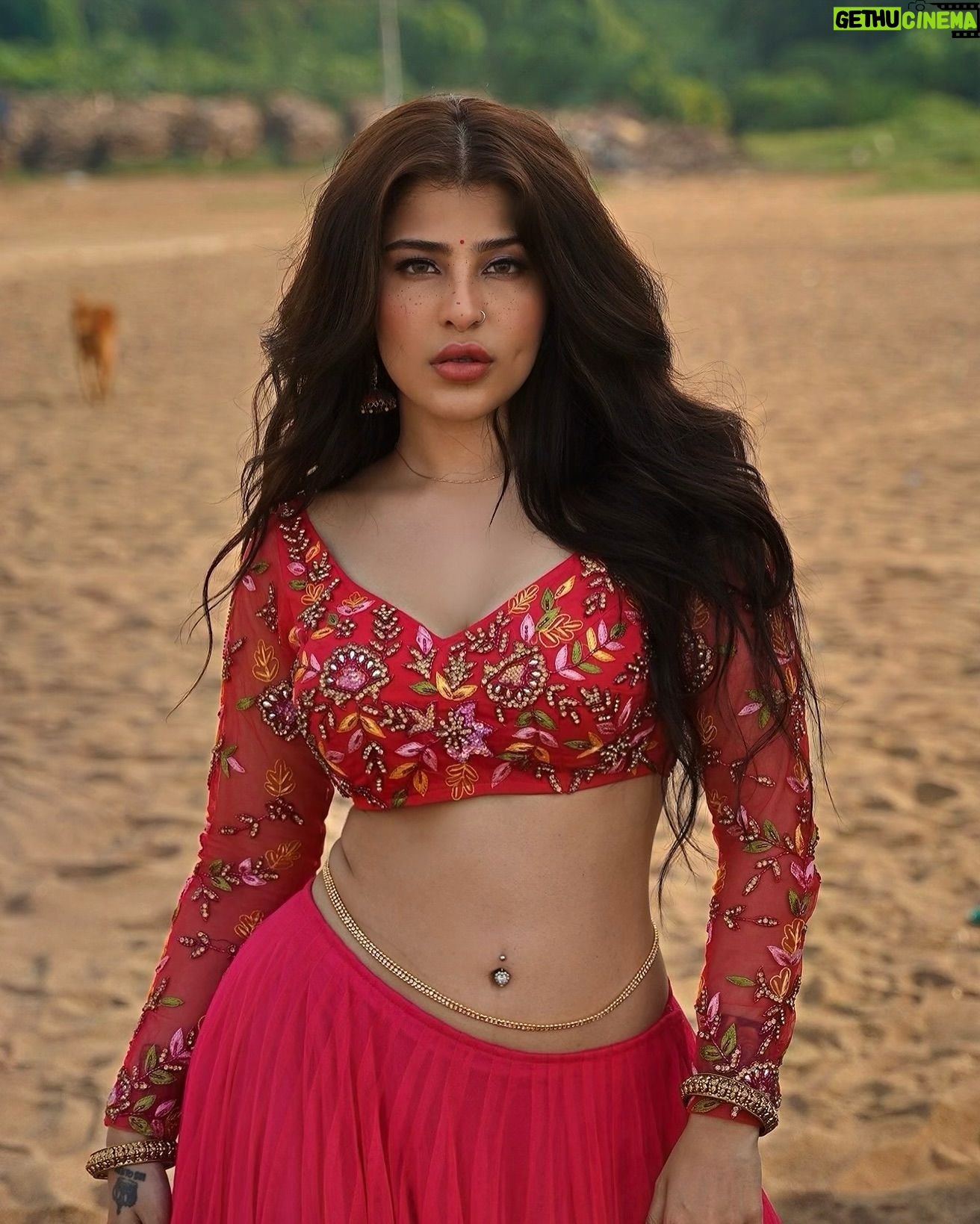 Edin Rose - 118.1K Likes - did someone order a Diwali pataka 🙂↕️