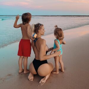 Ekaterina Novikova Instagram - Happy Mother’s Day to all the mamas! 🙏🏼 
Being a mom is an incomparable quality of happiness and love for me... ❤️ I am sooo blessed to be a mom of my two angels, my heart always belongs to you!