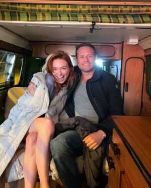 Eleanor Tomlinson Instagram - 🇺🇸📣 U.S. fans, your wait is over! The Couple Next Door begins tonight @starz 

Get ready 🔥🔥🔥 

@samheughan 
@jaydegee 
#alfredenoch 
@driesvos 

#thecouplenextdoor