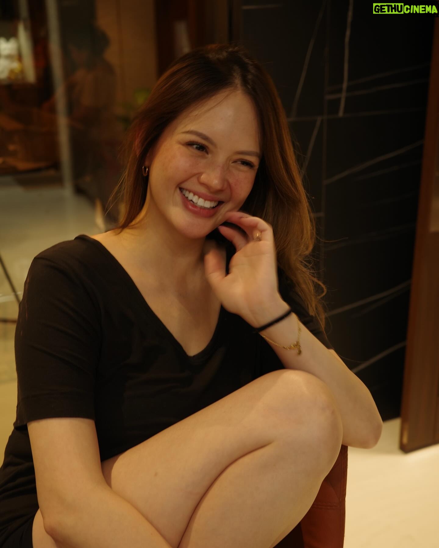 Ellen Adarna - 158.9K Likes - Mu palit nakog digi cam lagi! @beauty_gonzalez 😅