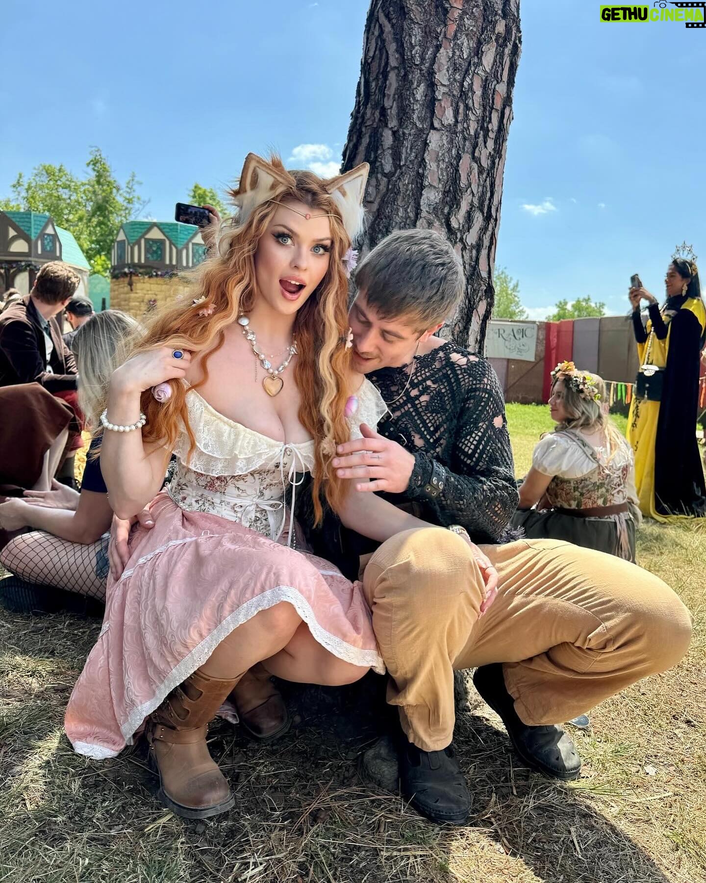 Elly Clutch - 12.5K Likes - Jak & Elly 🦊🩷