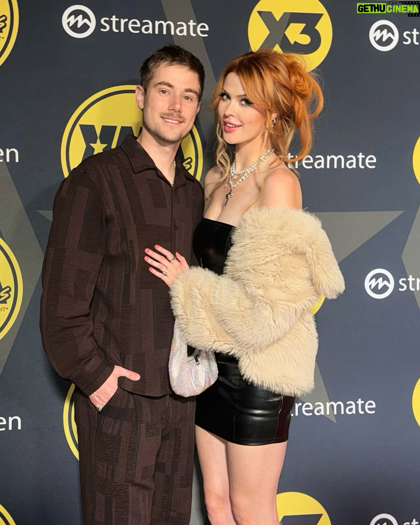 Elly Clutch - 11.6K Likes - Finally rounded up all the photos from @xbizofficial ‘s XMA pre-noms party!!! ✨🪽🍀
Thank you SO much for the nomination and I’m so happy for everyone else & theirs. THANK YOU!!! 💕