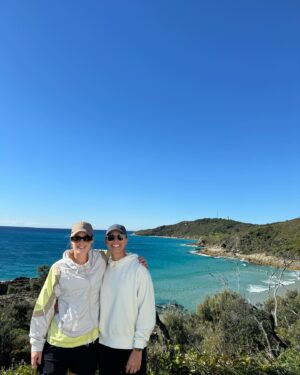 Ellyse Perry Instagram - 🏝️ ☀️ 🌊