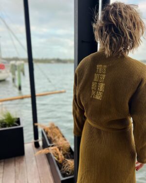 Ellyse Perry Instagram - 🧘‍♀️ @kohosauna @idle_lakehouse