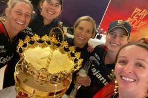 Ellyse Perry Instagram - Entirely grateful for everything the last three weeks has provided. Mainly a whole lot of smiles, fun and truly incredible fans. Thanks @royalchallengersbangalore 🎇🎆