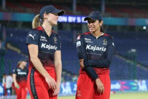 Ellyse Perry Instagram - Entirely grateful for everything the last three weeks has provided. Mainly a whole lot of smiles, fun and truly incredible fans. Thanks @royalchallengersbangalore 🎇🎆