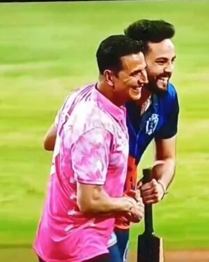 Elvish Yadav Instagram - Amazing Match Amazing Experience. Akshay Paaji Ki Ball Pe Out Hona Bhi Badi Baaat Hai Mere Liye❤️❤️. Kaunsa Laga Fav Part😌😌
.
.
.
,
#elvishyadav #elvisharmy