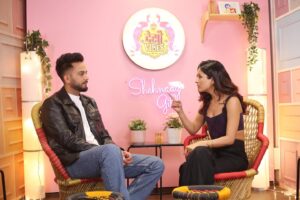 Elvish Yadav Instagram - In today’s another episode shot we had the current sensation @elvish_yadav gracing our show for promoting his upcoming song on @playdmfofficial  is an absolute bundle of energy. Episodes dropping very soon on my YouTube channel. #DesiVibesWithShehnaazGill #elvishyadav #elvisharmy  #shehnaazgill