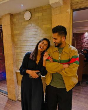 Elvish Yadav Instagram - 2 Trophies In One Frame 🏆 
.
.
.
#elvishyadav #sanamakbul #elvisharmy
