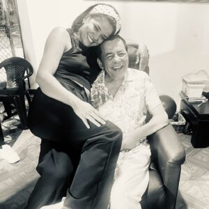 Emilia Ceballos Instagram - Un hijo puede repetir los errores de su padre o corregirlos !
Cada día me esfuerzo padre !
Espero te sientas orgulloso de mi !
Te amo !
Gracias por tantas bendiciones y señales !