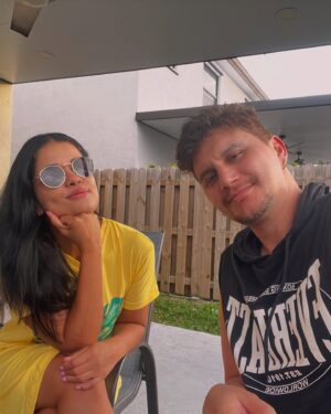 Emilia Ceballos Instagram - #oufitstyle del 25 y con fría en mano 🤚!
Hay niveles !
Este es el LEVEL mas LEVEL

#postnavidad #25 #larumbasigue

@rodrigo_jerez una ma so miedo 😟?