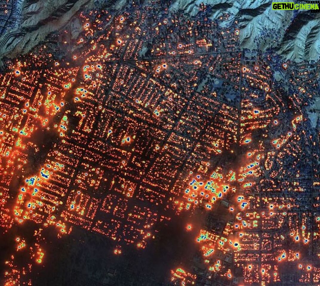 Emilie de Ravin - 28.6K Likes - Beyond devastated & heartbroken by the destruction of the current LA firesβ¦π My family and I used to live in beautiful Altadena, the house apparently gone-as is the entire community- same for the Palisades, and many other communities in LA/Cali
I shed many tears today. I donβt know what to say reallyβ¦my thoughts are with all of LA and Altadena/surrounding areas and my heart goes out to all affected. Also many thanks to all the selfless, brave & amazing first responders/ the @lafd
πππππ