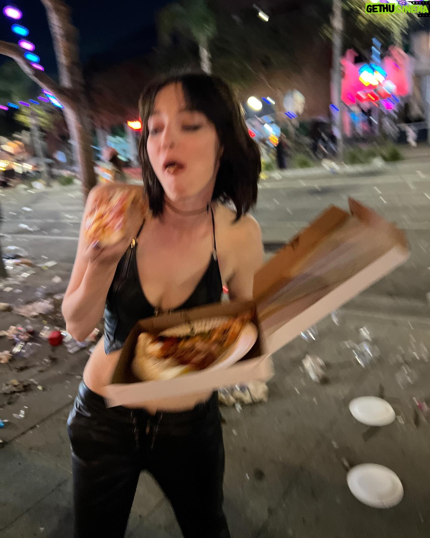 Emma Dumont - 13.1K Likes - Happy McCutcheon Season! 👻