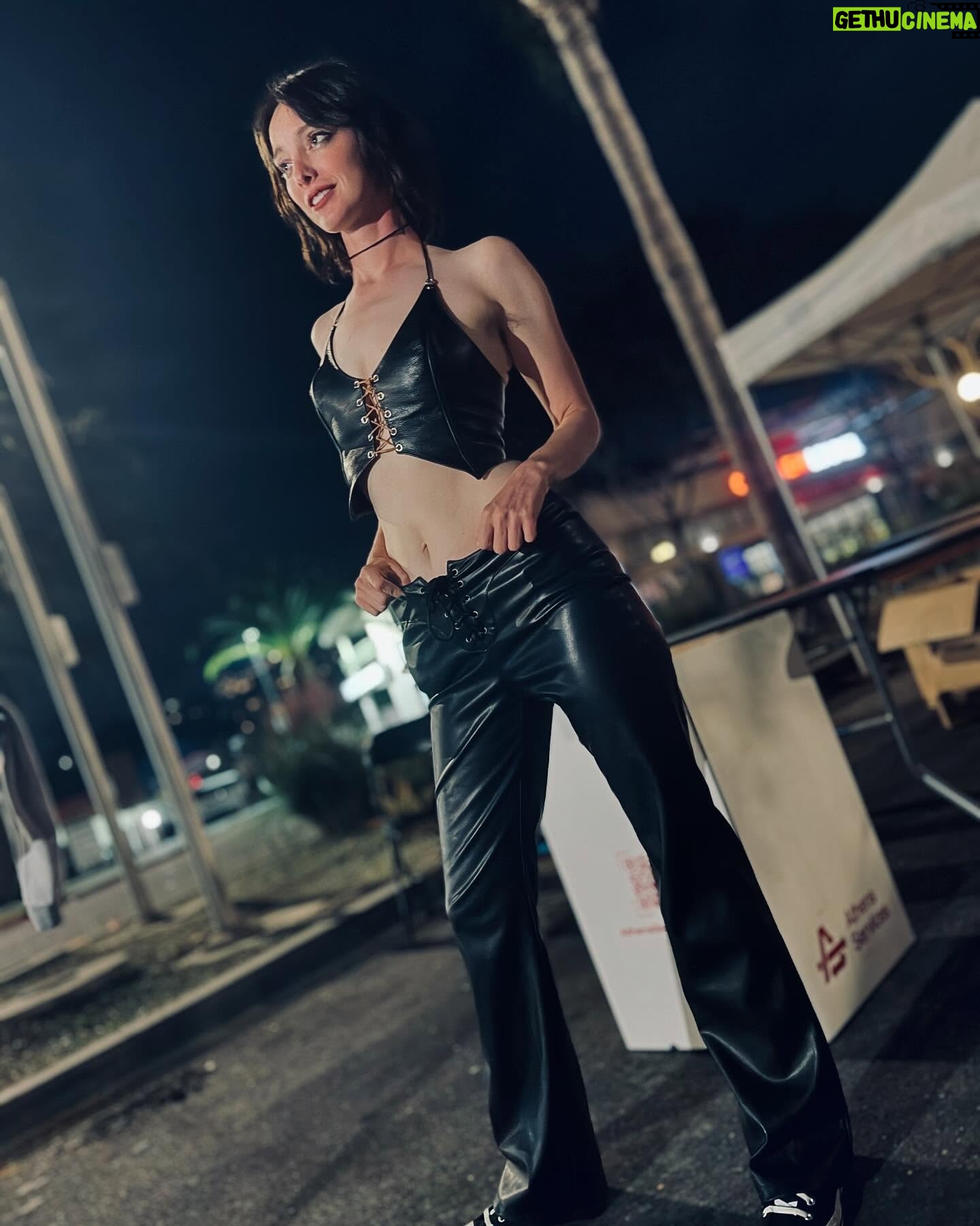 Emma Dumont - 13.1K Likes - Happy McCutcheon Season! 👻
