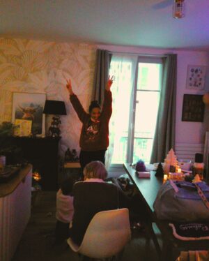 Emy LTR Instagram - Des souvenirs capturés sur pellicule et gravés dans nos cœurs. 🎄🎞️
Joyeux Noël 🎁