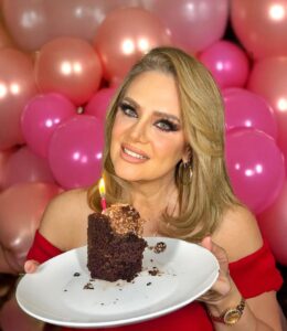 Actress Erika Buenfil HD Photos and Wallpapers January 2025