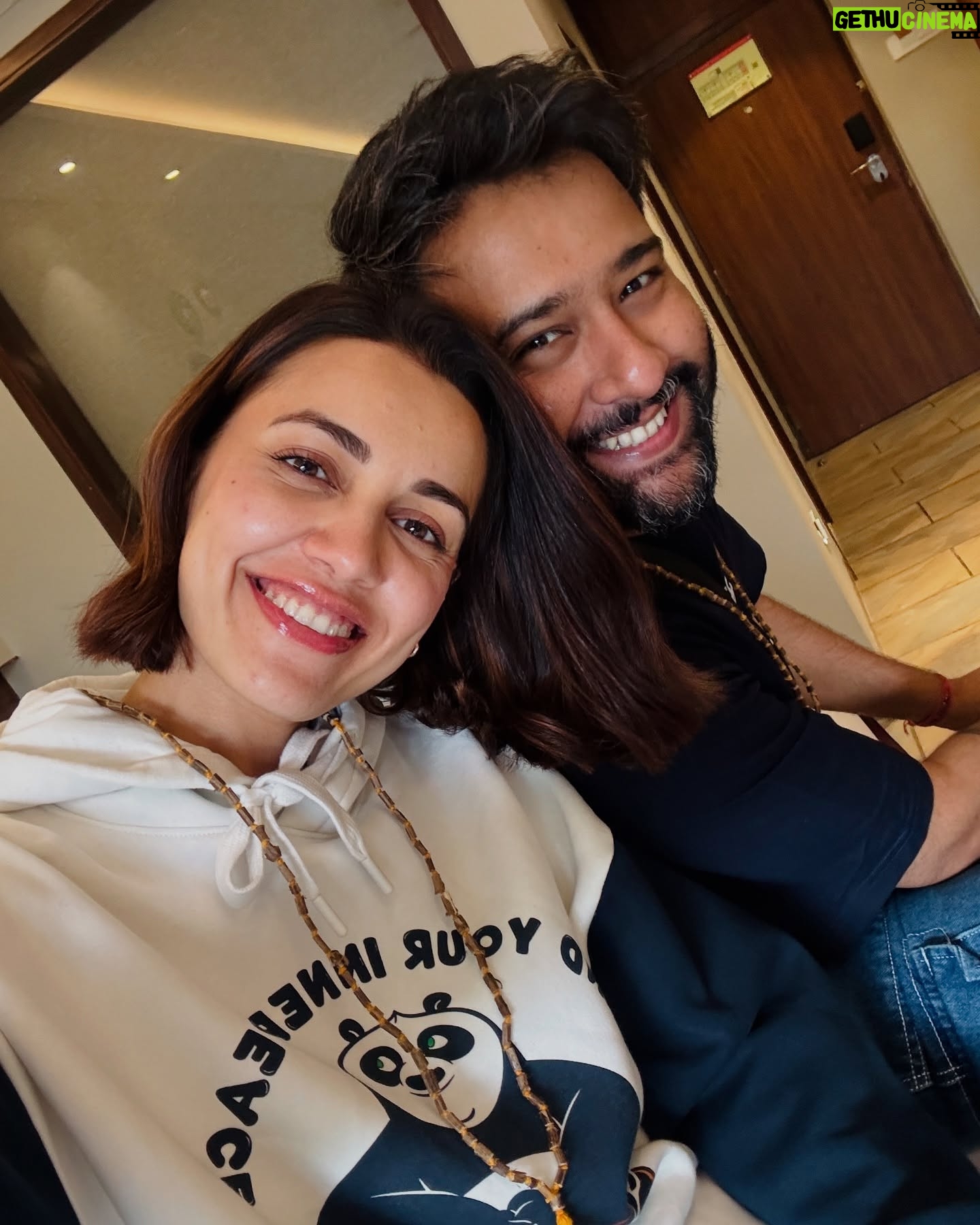 Esha Kansara - 44.7K Likes - Ending this year with lots of different experiences, tons of happiness, and a feeling of content! 💕🥳 Hoping the same for you all too!!!💃💃💃