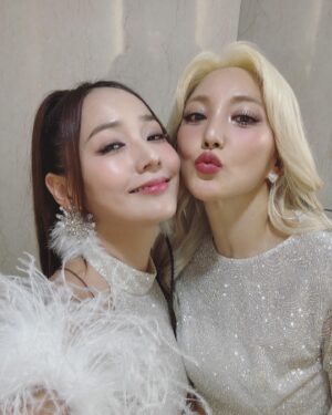 Eugene Instagram - 너무 예뻤던 무대의상~!
#풀치장 #최대한화려하게