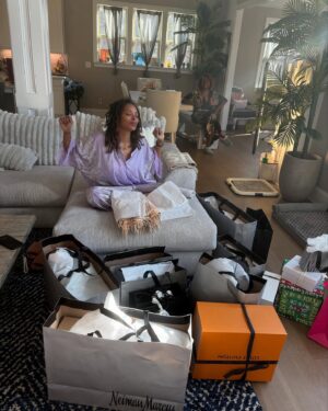 Eva Marcille Instagram - Christmas at the Sterling’s was lit. And my mommy and daddy came🌻🤍