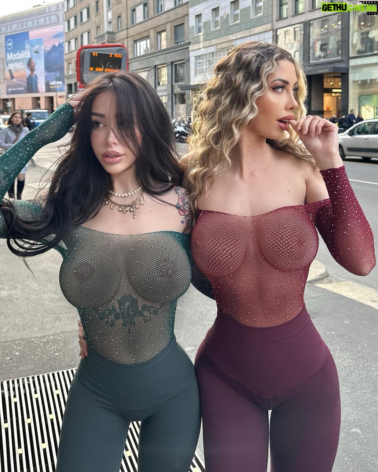 Eva Menta - 722K Likes - Caption this