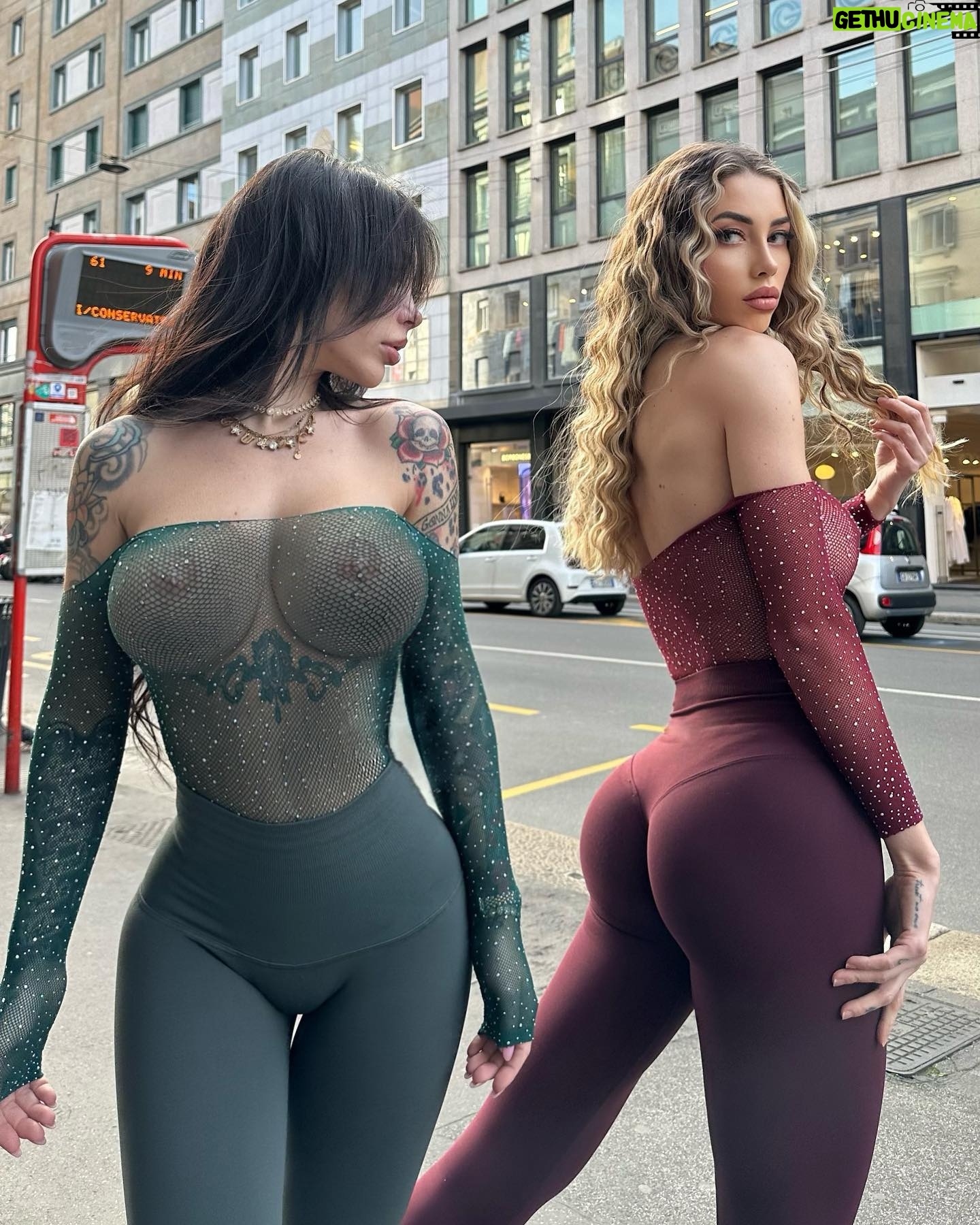 Eva Menta - 722K Likes - Caption this