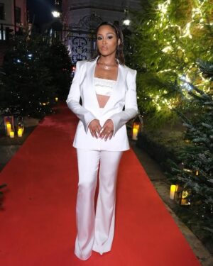 Eve Instagram - Literally took me to church last night!! Thank you @quintessentially for including me in The Fayre at St. James celebrations🎄✨ Thanku to  @urbanvoicescollective 🖤🙌🏾 and to all the musicians for rocking with me last night!! And thanku @dianekordasjewellery for my beautiful necklace!