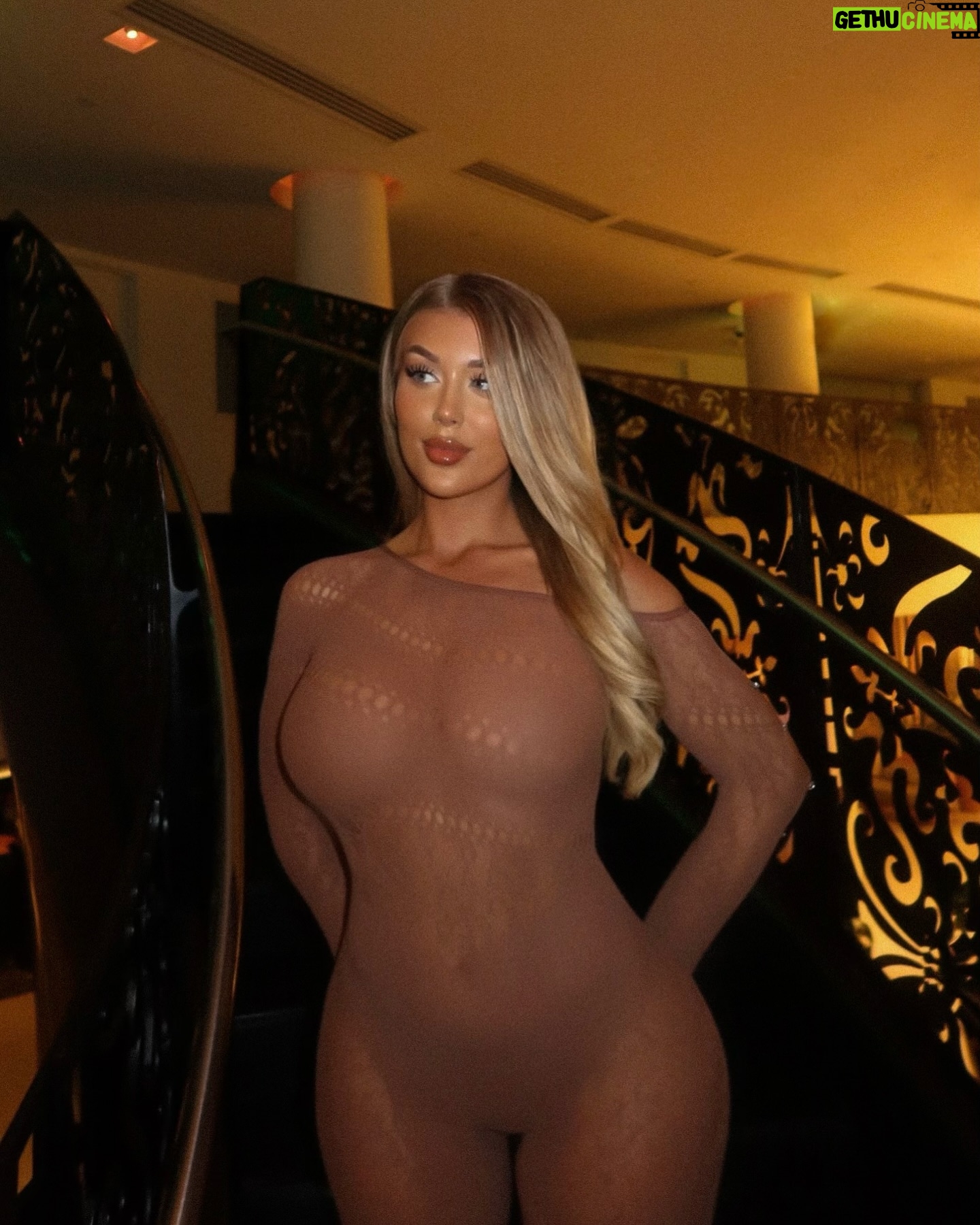 Eve Gale - 36K Likes - 🤎