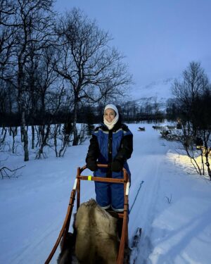 Evgenia Samara Instagram - [364/366•2024]*
___________________
Bucket list getting shorter and shorter these days…
Dog sledding and petting 🫠✅

#articlife #huskysledding