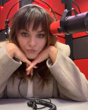 Ewa Farna Instagram - 2024🫀🙏🏼
tenhle rok byl jizda😳😍🙏🏼 
✨ nadherne koncertni leto s top teamem
✨ druha sold out O2 arena🙏🏼
✨ cca 20kg dole💪🏻 and still in process…
✨ Kodan trip & world ´s top gastro🤌🏼
✨ NEW MUSIC : Vlny, To je moje holka, Nie znam tego miejsca 🎧
✨ back on polish charts with new single, polish song of the year nominations in biggest radio station @radio_rmffm 
✨ Zlata & Absolutni Slavice ☺️🙏🏼 #dekuju
✨christmas gift for max 2 weeks😁: 1 mil listeners on Spotify & radio most played CZ song #blessed 
✨ohlaseni stadionoveho koncertu  #blazen
✨ best tour 15 lat na scenie in POLAND🔥
✨ Ed Sheeran support
 ✨ posledni fotka je pulka meho Spotify #wrapped na jedne fotce😅

SILENY ROK za ktery muzu jen BRUTALNE PODEKOVAT🙏🏼🙏🏼🙏🏼. 
SZALONY ROK za ktory moge tylko bardzoo podziekowac🙏🏼🙏🏼🙏🏼.