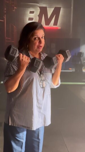 Farah Khan Instagram - Damn Mam ur looking good, thanks for sharing ur fitness secret🤣🤣😍😍
@farahkhankunder