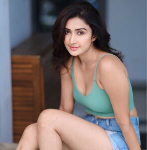Actress Farnaz Shetty HD Photos and Wallpapers November 2024