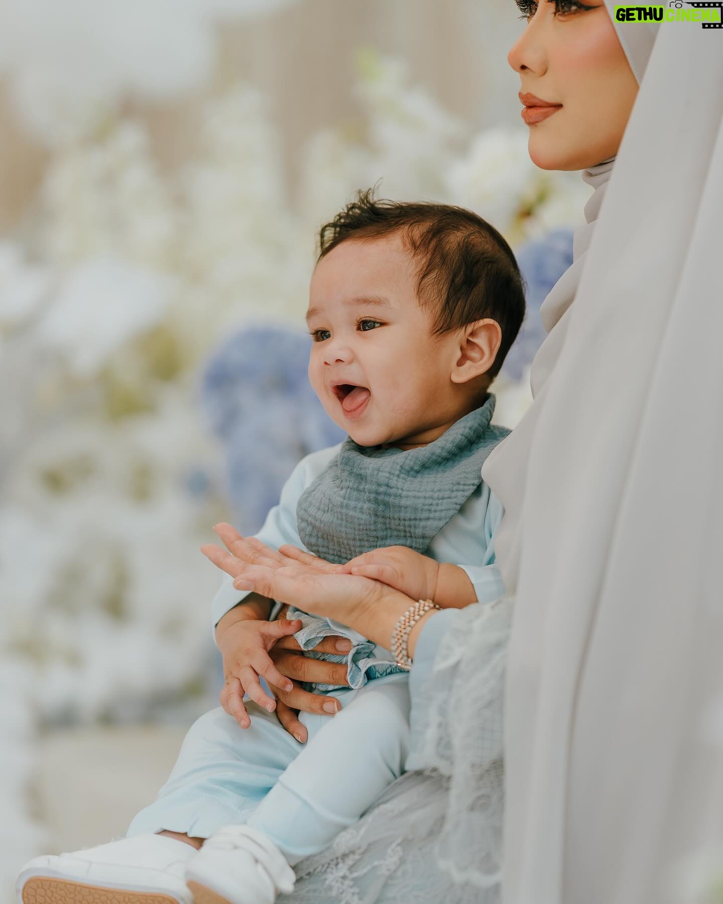 Fatin Afeefa - 117.8K Likes - yesterday :)
although nobody asked, shawl by @roseveltgroup, hijab styling @fatinafeqah, makeup by @makeupbynadianordin,
outfit @fatinafeqah belikan dekat Jakarta, baby sdn.bhd