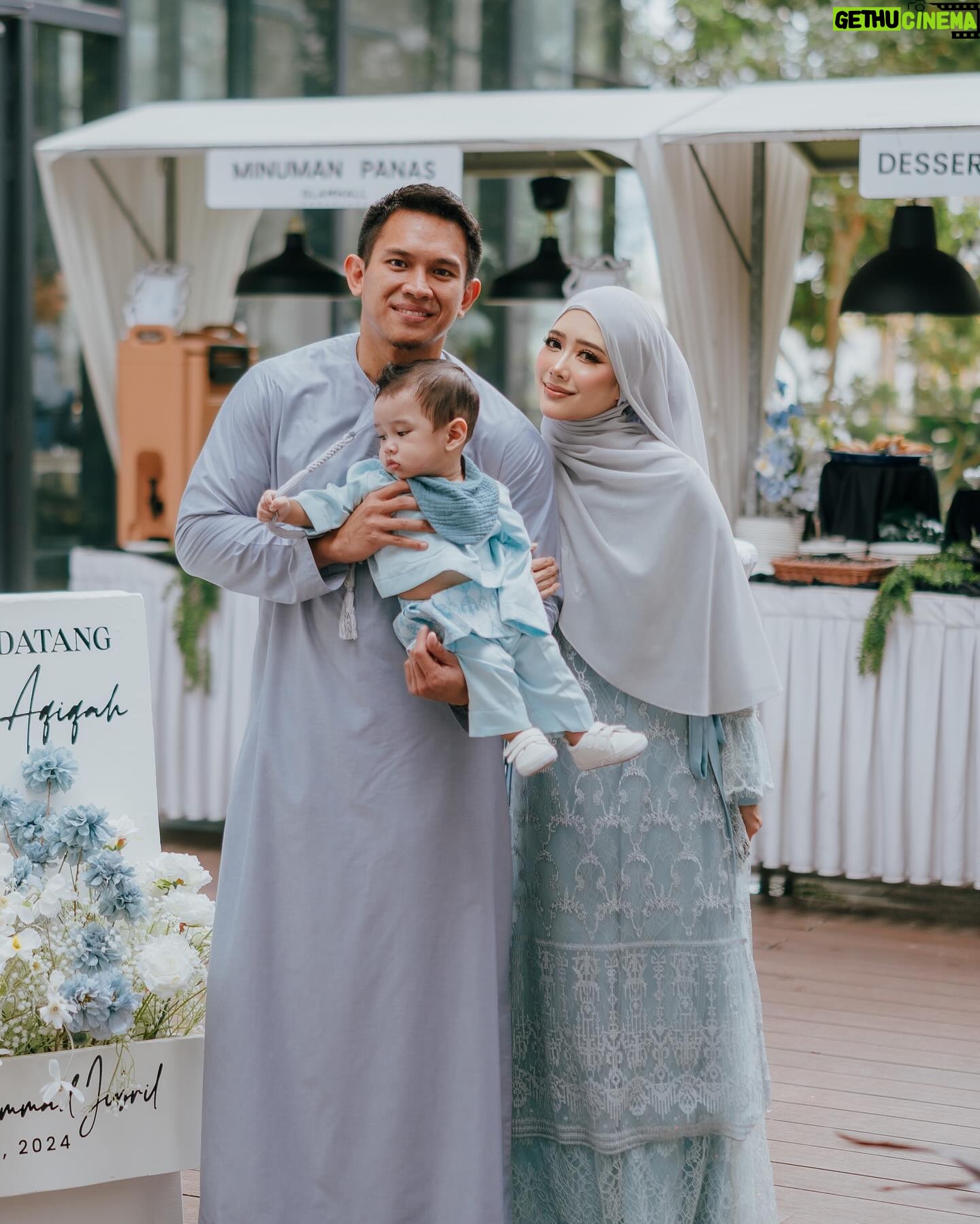 Fatin Afeefa - 117.8K Likes - yesterday :)
although nobody asked, shawl by @roseveltgroup, hijab styling @fatinafeqah, makeup by @makeupbynadianordin,
outfit @fatinafeqah belikan dekat Jakarta, baby sdn.bhd