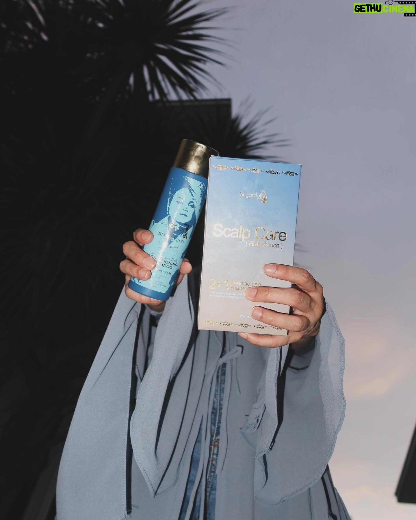 Fatin Afeefa - 47.4K Likes - When in doubt, go blue
Dandruff, blue shampoo @sugardollbynn 🩵