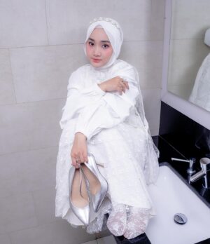 Fatin Shidqia Instagram - jangan tanya naik ke wastafelnya gimana yaa 🙂🤌🏼