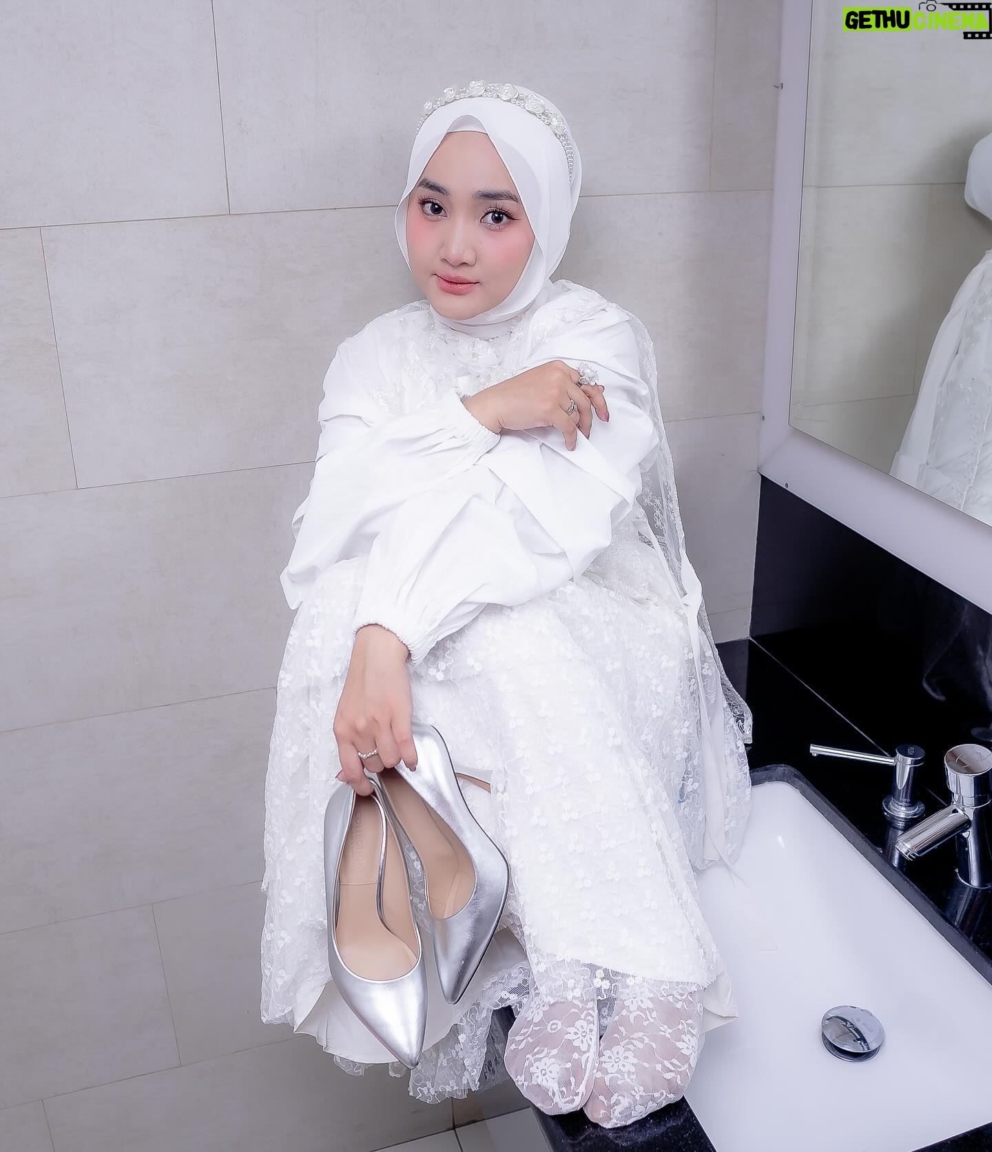 Fatin Shidqia - 27.8K Likes - jangan tanya naik ke wastafelnya gimana yaa 🙂🤌🏼