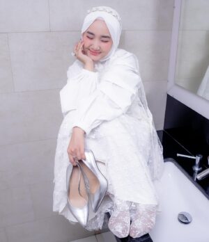 Fatin Shidqia Instagram - jangan tanya naik ke wastafelnya gimana yaa 🙂🤌🏼