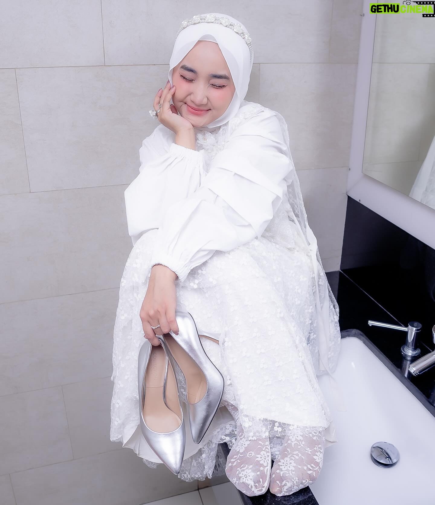 Fatin Shidqia - 27.8K Likes - jangan tanya naik ke wastafelnya gimana yaa 🙂🤌🏼