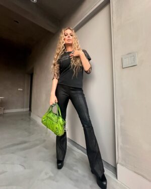 Fergie Instagram - 💚💚