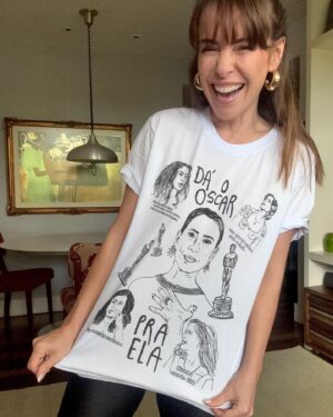 Fernanda Nobre Instagram - É DELAAAAAAA!!!! 🏆
Camiseta perfeita @nakedneuras 

#daooscarpraela